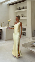 Langes One-Shoulder-Kleid für Damen – Rousa