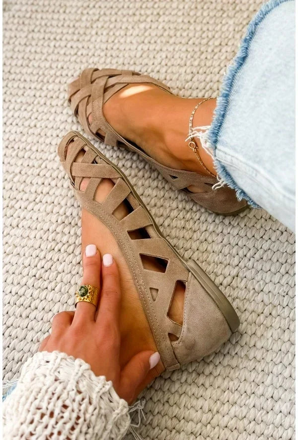 Flache orthopädische Damensandalen mit ineinander verschlungenen Riemen – Anke